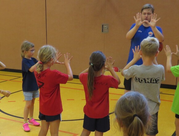 Aktionstag Basketball beim Brose Kids Club